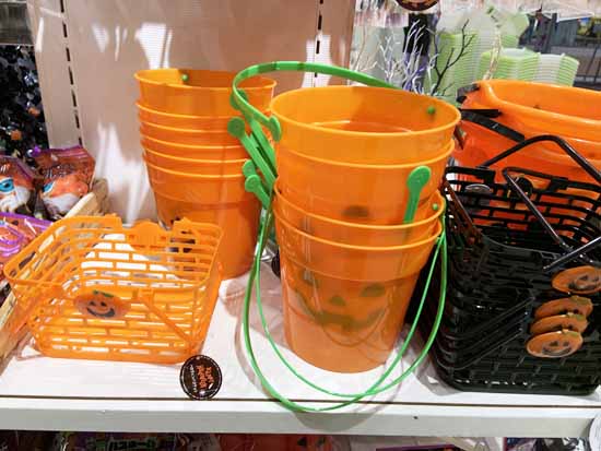 100均のハロウィン用カゴとバケツ